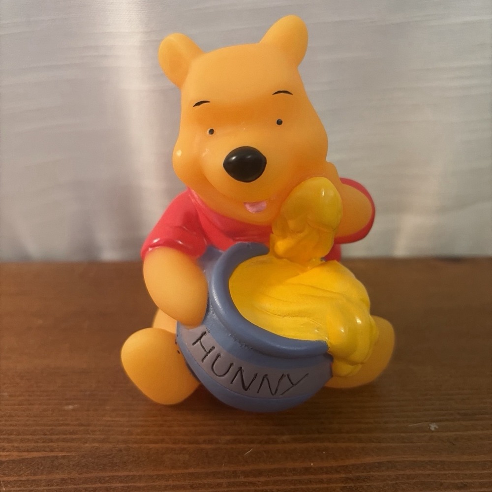 Winnie The Pooh BEAR Honey Pot Vinyl Bath Toy Plastic RUBBER 4.5in